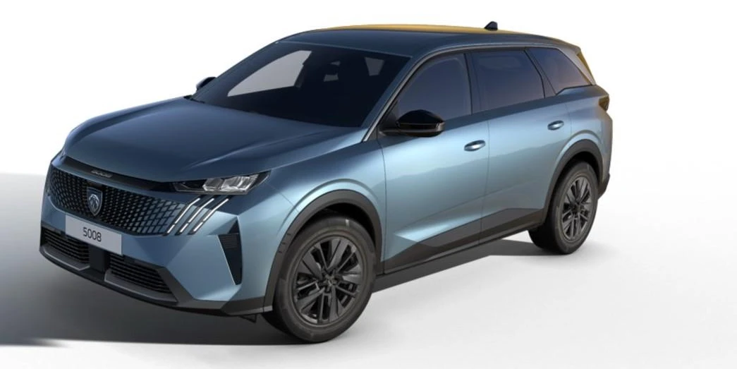 5008 roulant sur route