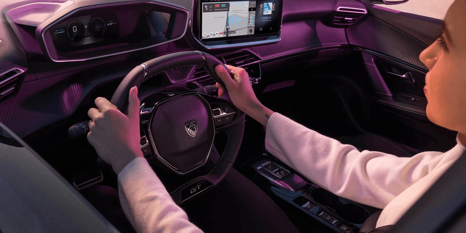 PEUGEOT_E2008_technologie_vivacar