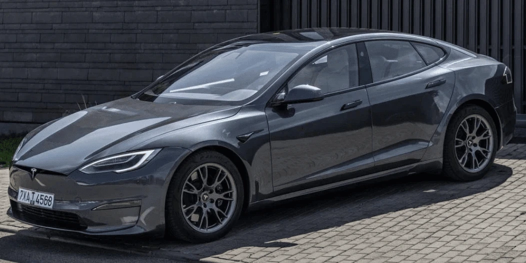 Tesla Model S Long Range