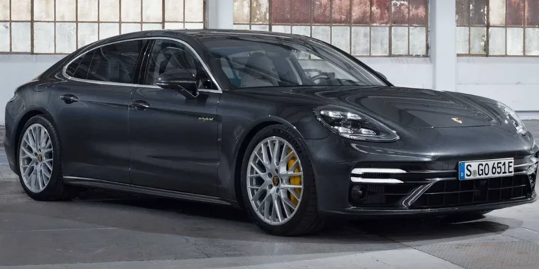 Porsche-Panamera-48-V8-400-S