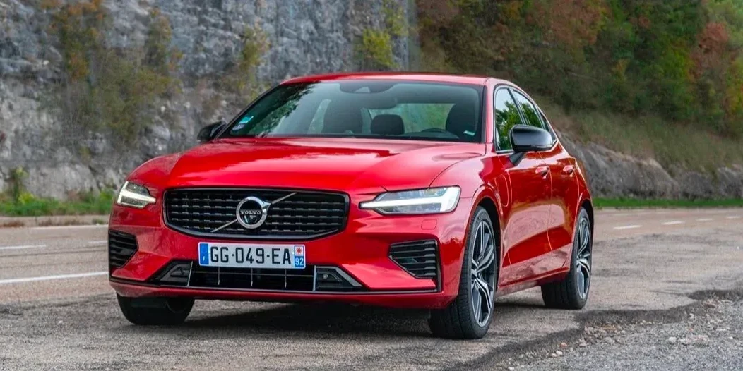 Volvo-S60-Recharge-T6