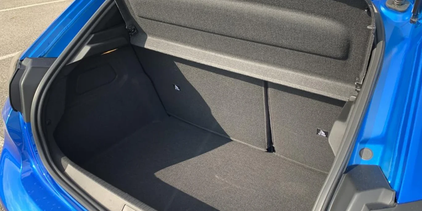 Peugeot 208 hybride coffre