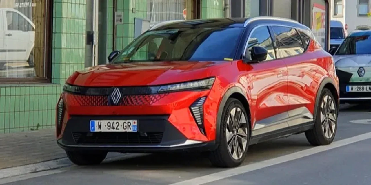 Scenic-electrique-en-ville