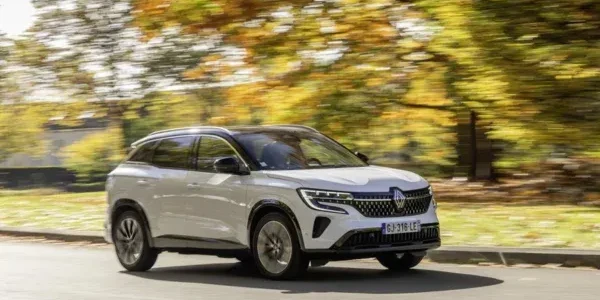 Renault-Austral-Evolution-Mild-hybrid-advanced-130-avant