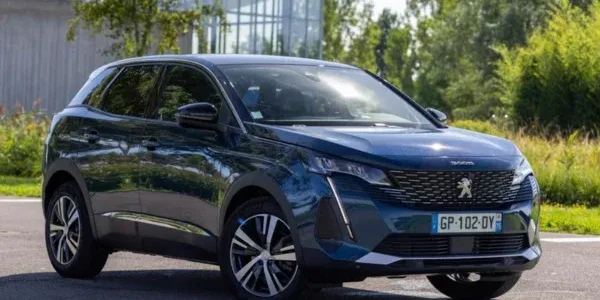 Peugeot-3008-2023-face-avant-1