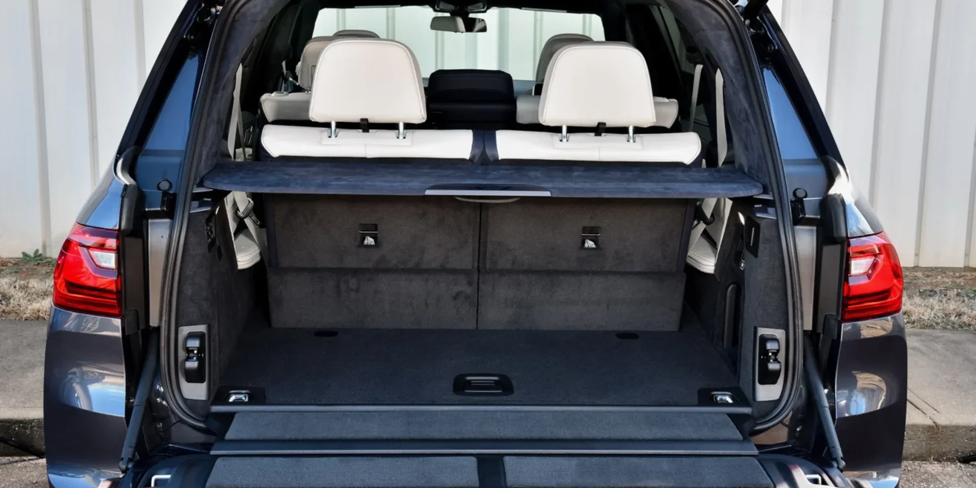 coffre-BMW-X7-1-050-litres
