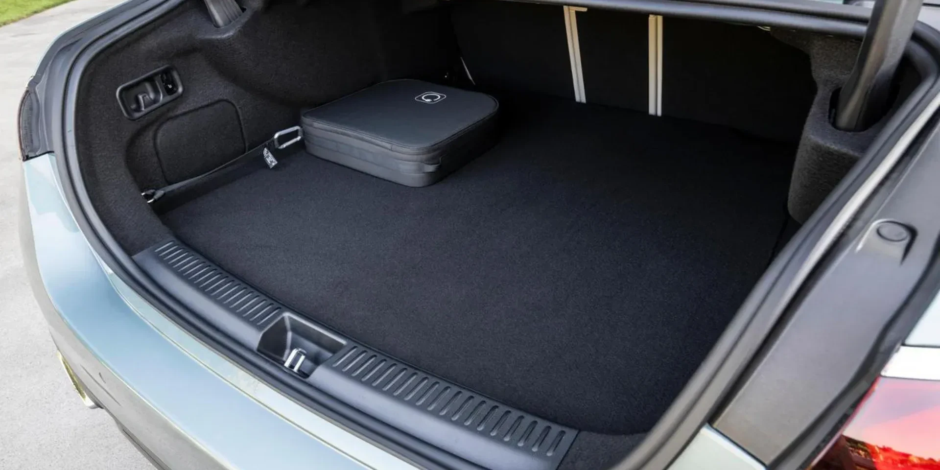 coffre-Mercedes-Classe-E-1-830-litres