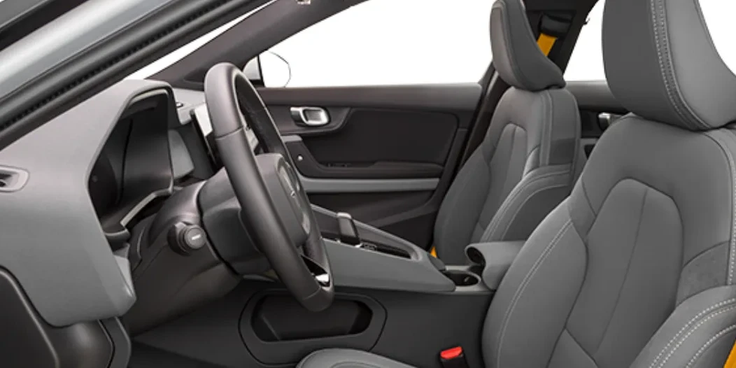 Polestar 2 places avant