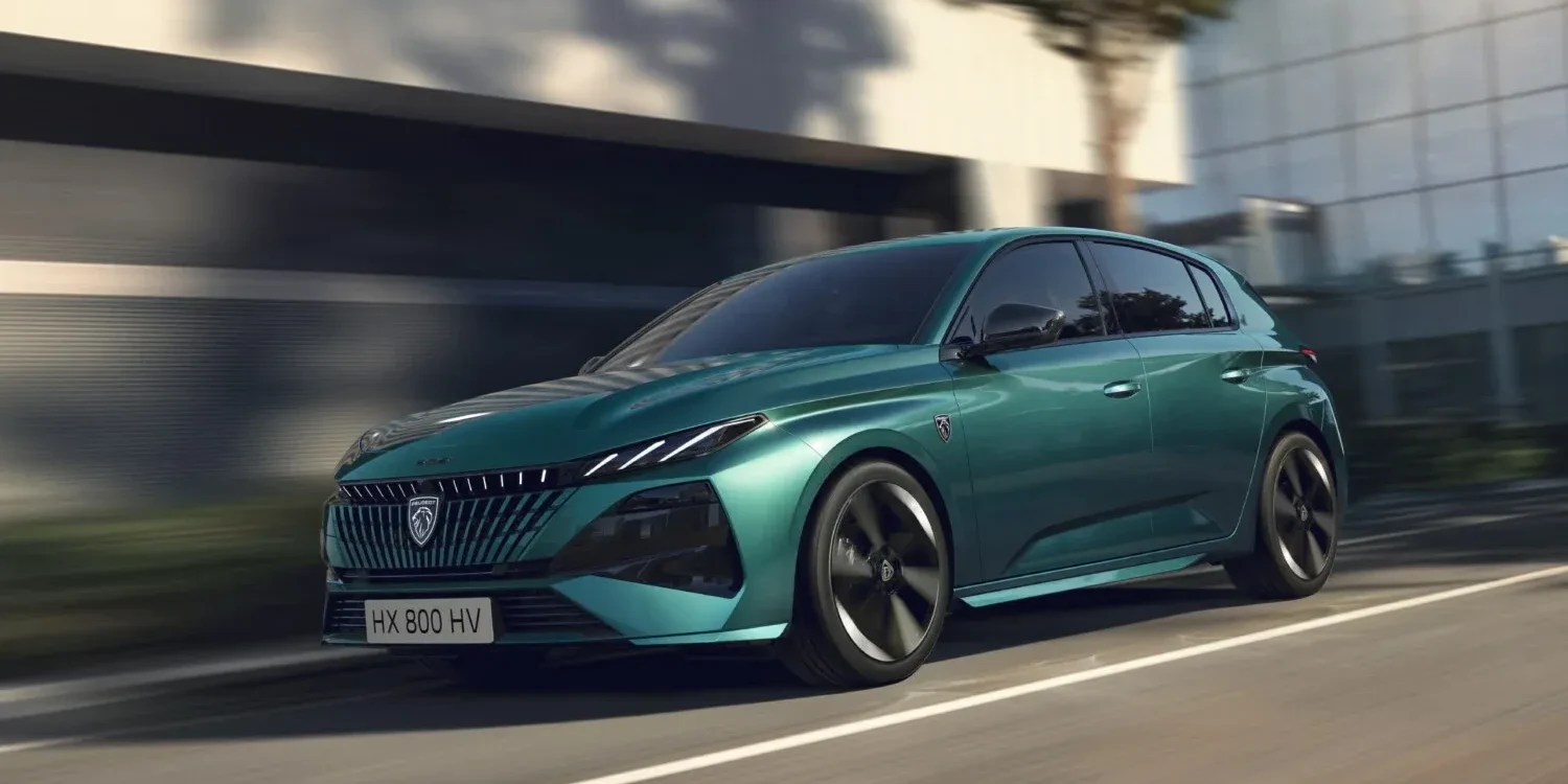 Peugeot e‑308 Fastback 2026
