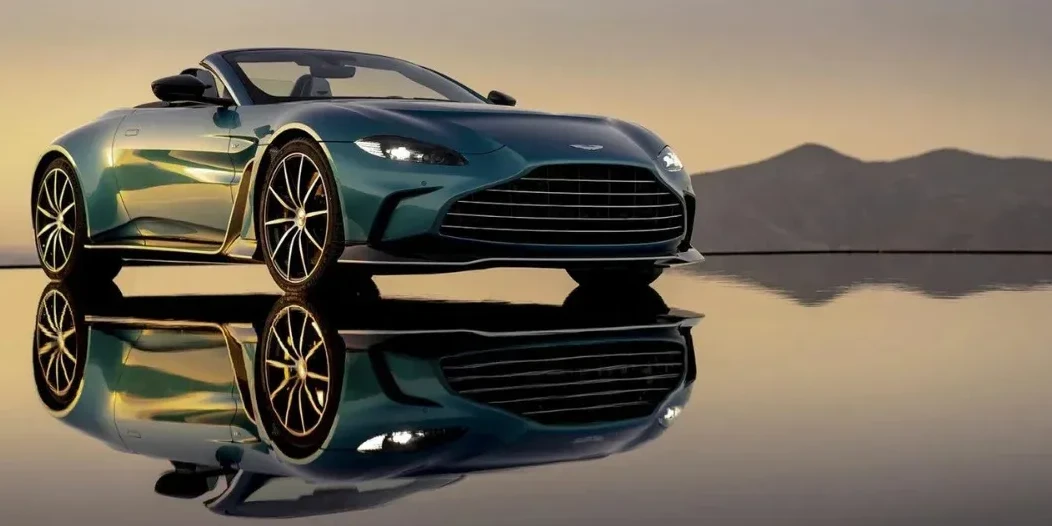 Aston-Martin-V12-Vantage-Roadster-1