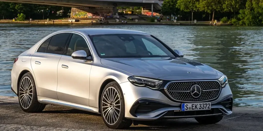 Mercedes-Benz-Classe-E-VI