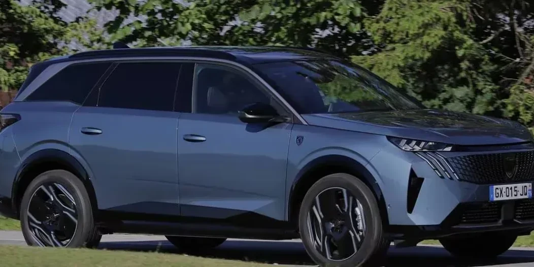 Peugeot 5008 III Hybrid 136 ch Allure