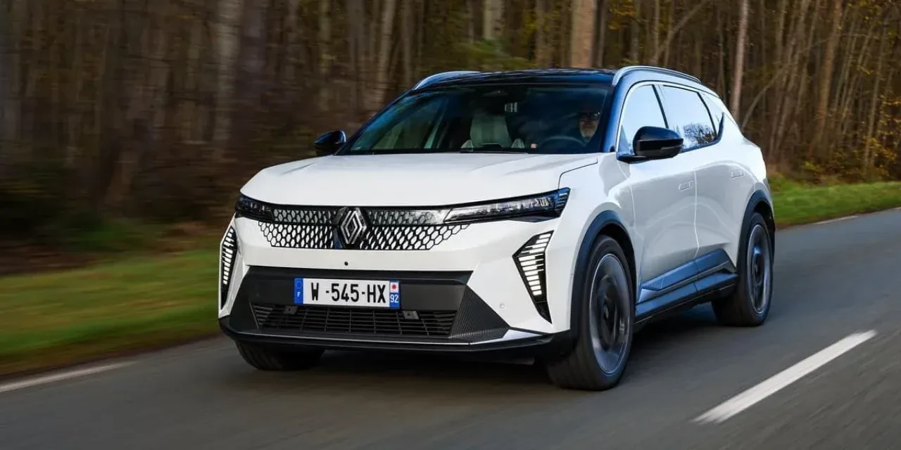 scenic-electrique-sur-route