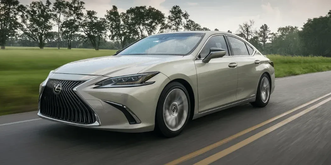 Lexus-ES-300h-2019