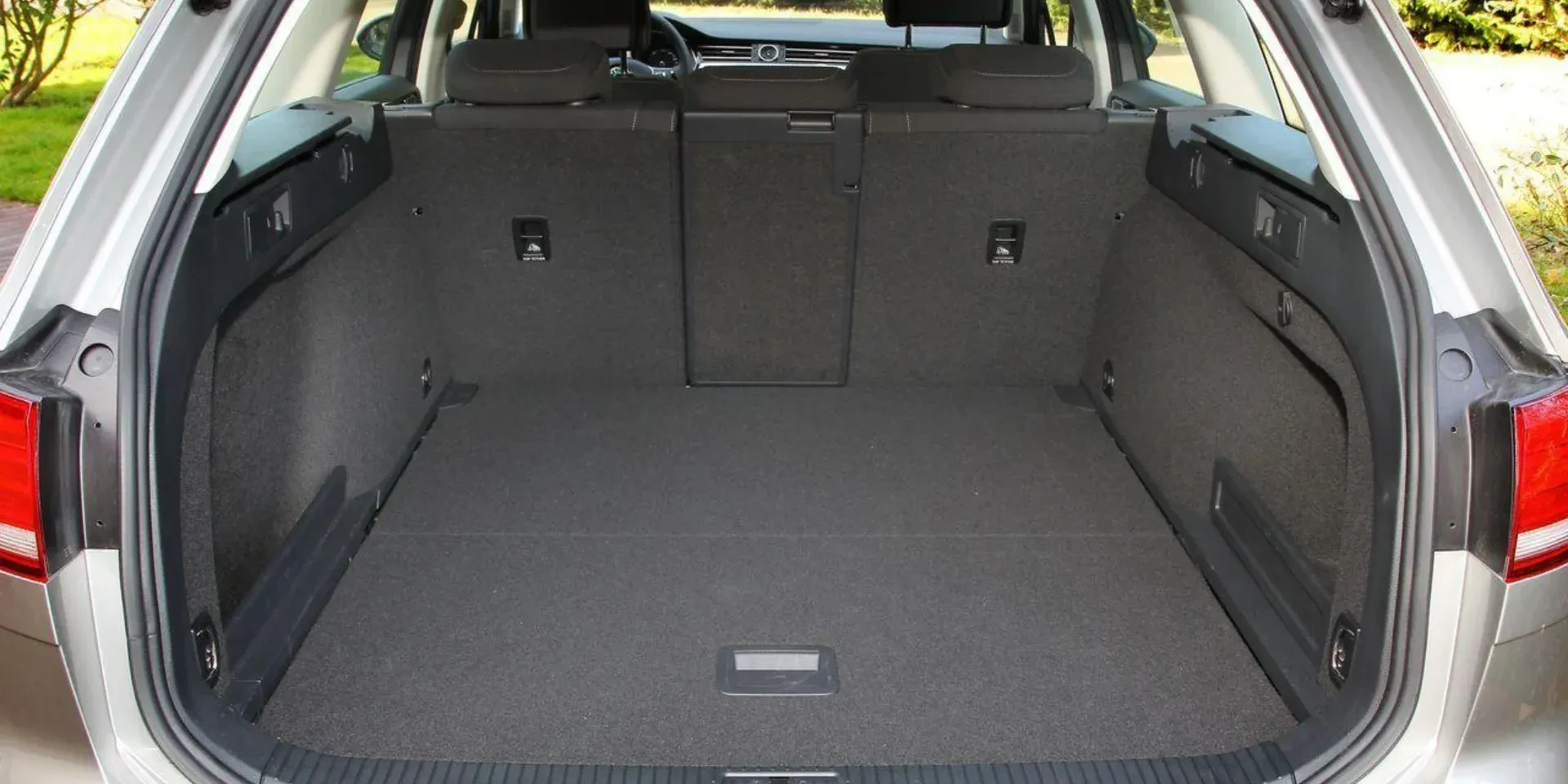 coffre-Volkswagen-Passat-SW-1-920-litres