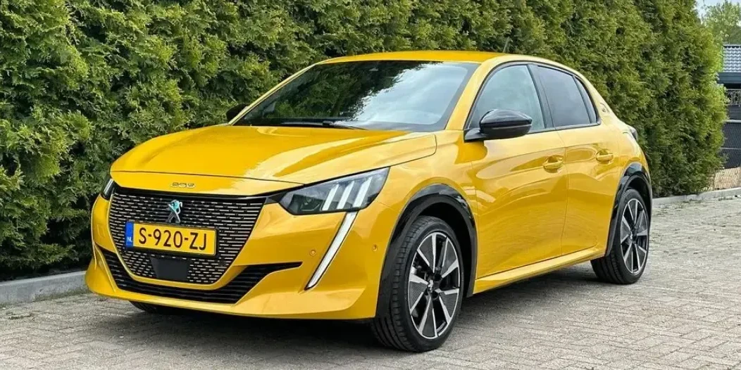 Peugeot-208-GT-2