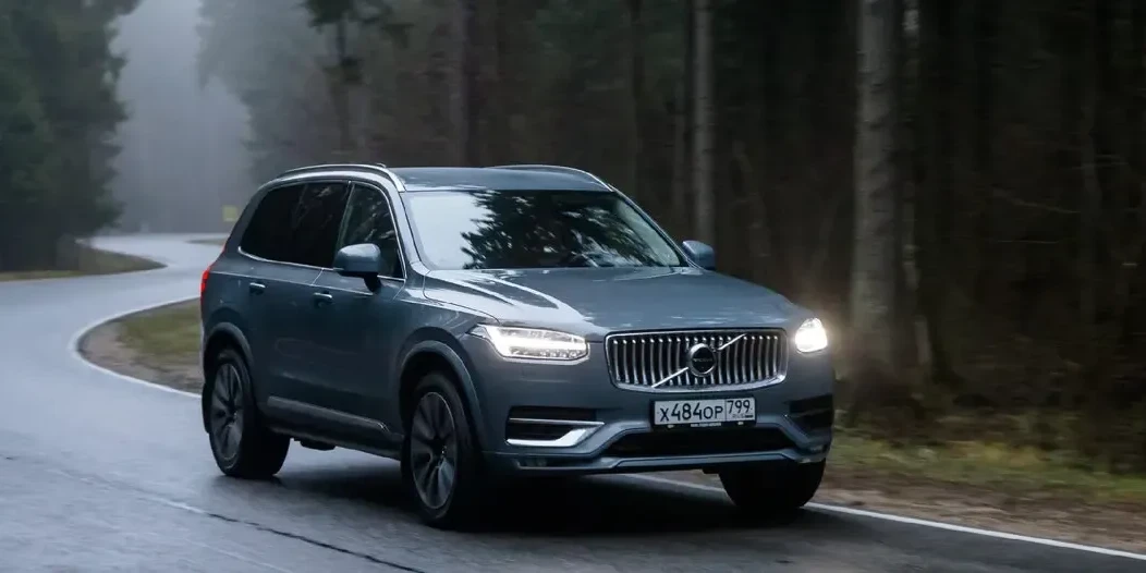 Volvo-XC90-T8-AWD