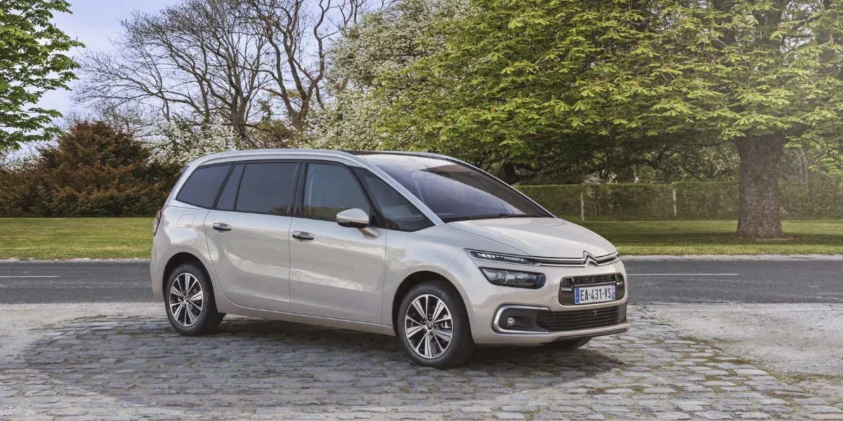 Citroen-Grand-C4-SpaceTourer-7-places-abordables