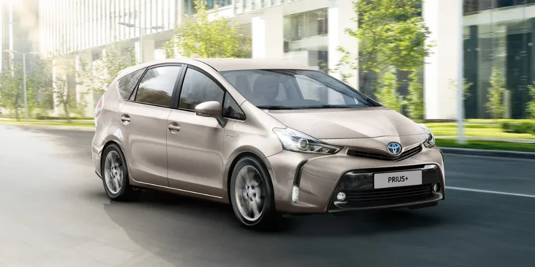 Toyota-Prius-7-places