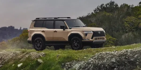 Lexus-GX-550-face-avant