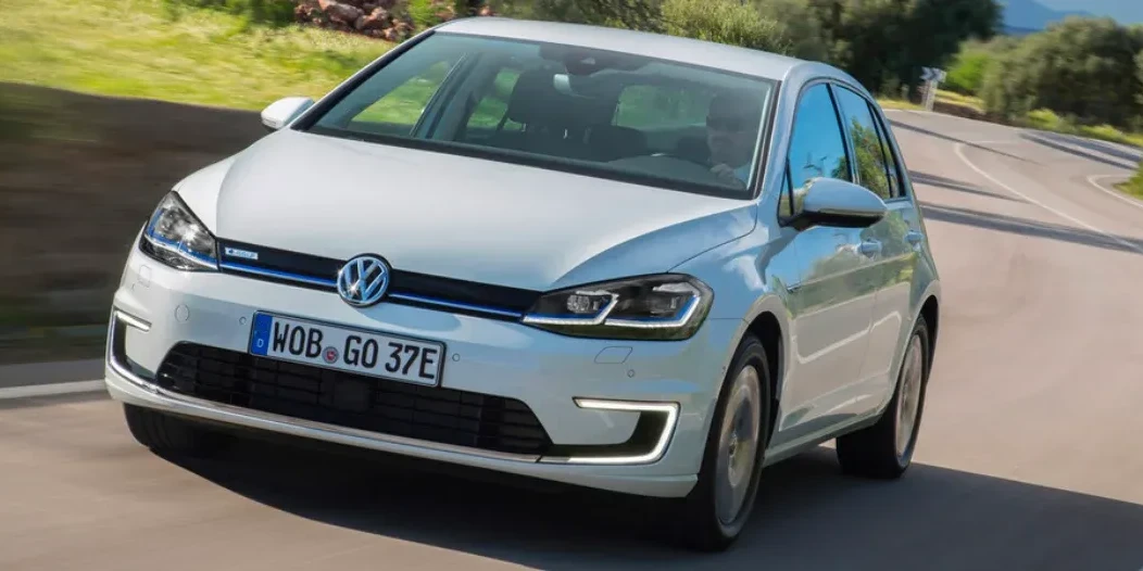 Volkswagen-eGolf-2019
