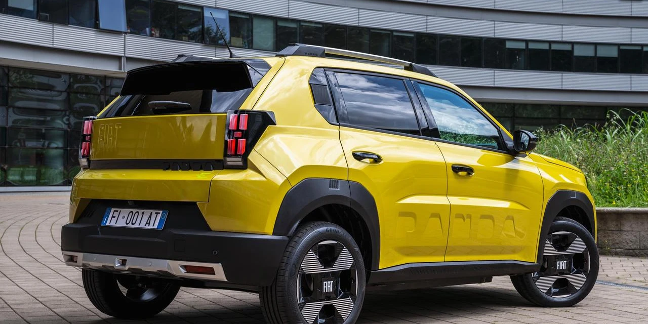 fiat-grande-panda-jaune-profil