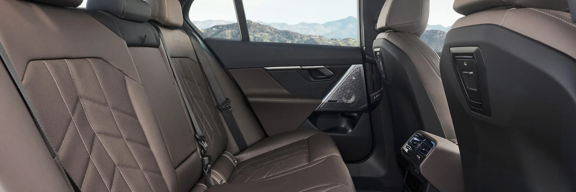 bmw-i5-interieur-banquette