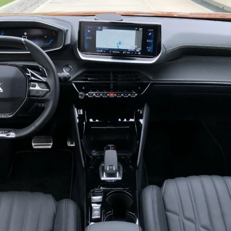 Peugeot 2008 diesel poste de conduite