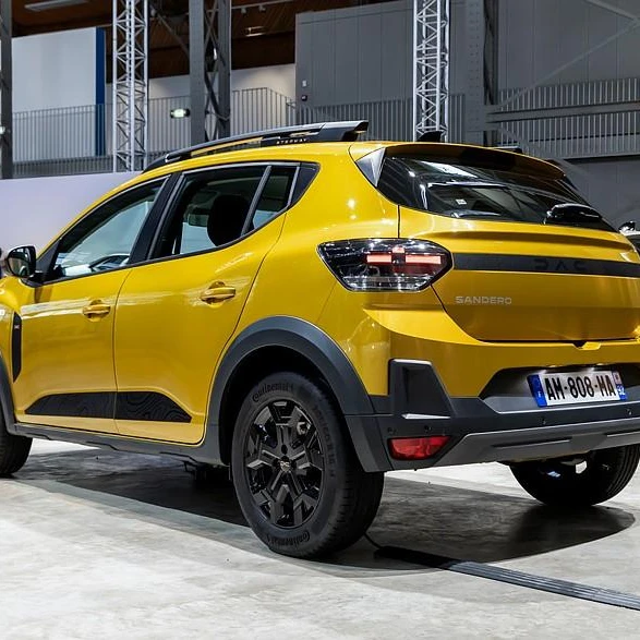 dacia-sandero-stepway-2026-face-arriere8