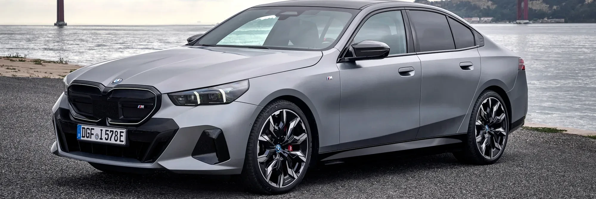 P90523135_highRes_the-bmw-i5-m60-xdriv