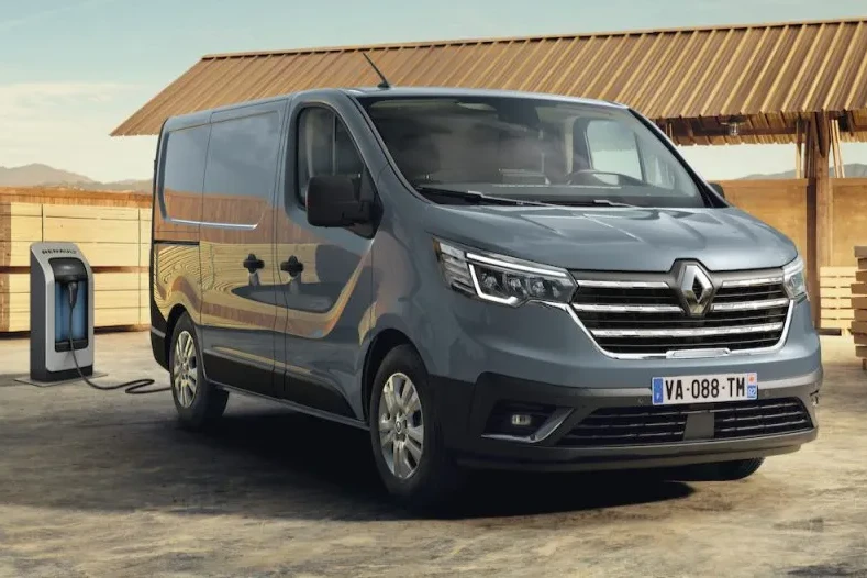 Renault-Trafic-2023