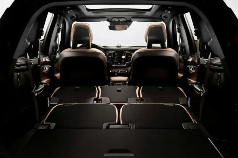 Voiture-grand-coffre
