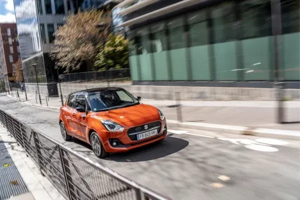 Suzuki-Swift-1.2-Dualjet-face-avant