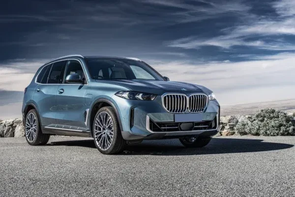 BMW-X5-xDrive-face-avant