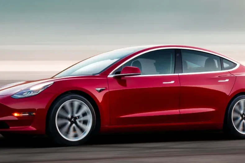 Tesla-Model-3-2019