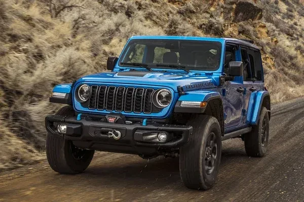 Jeep-Wrangler-face-avant