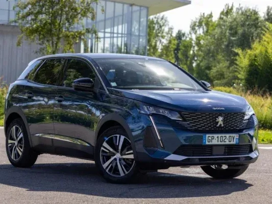 Peugeot-3008-2023-face-avant-1